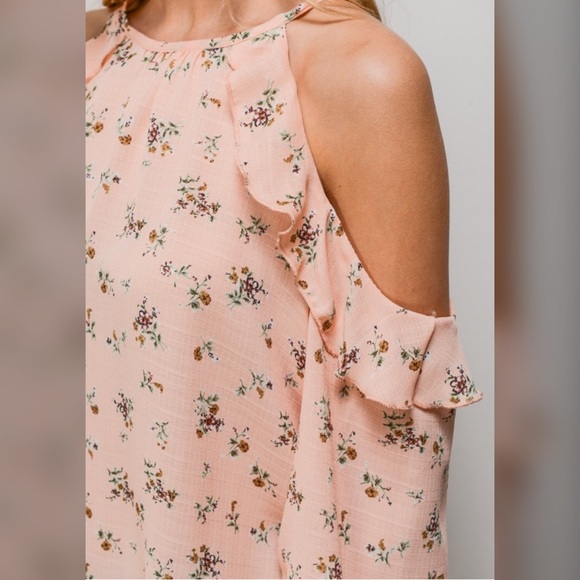 LAST 1! 💕Soft Peach Floral Cold Shoulder Blouse! - Picture 2 of 4